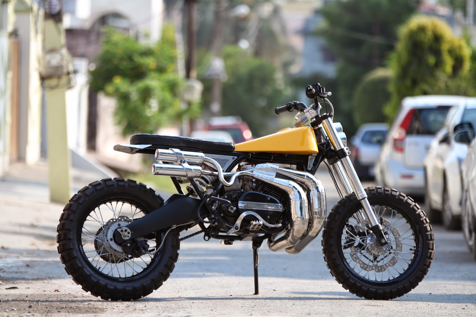 Yamaha RD350 Scrambler by Moto Exotica BikeBound