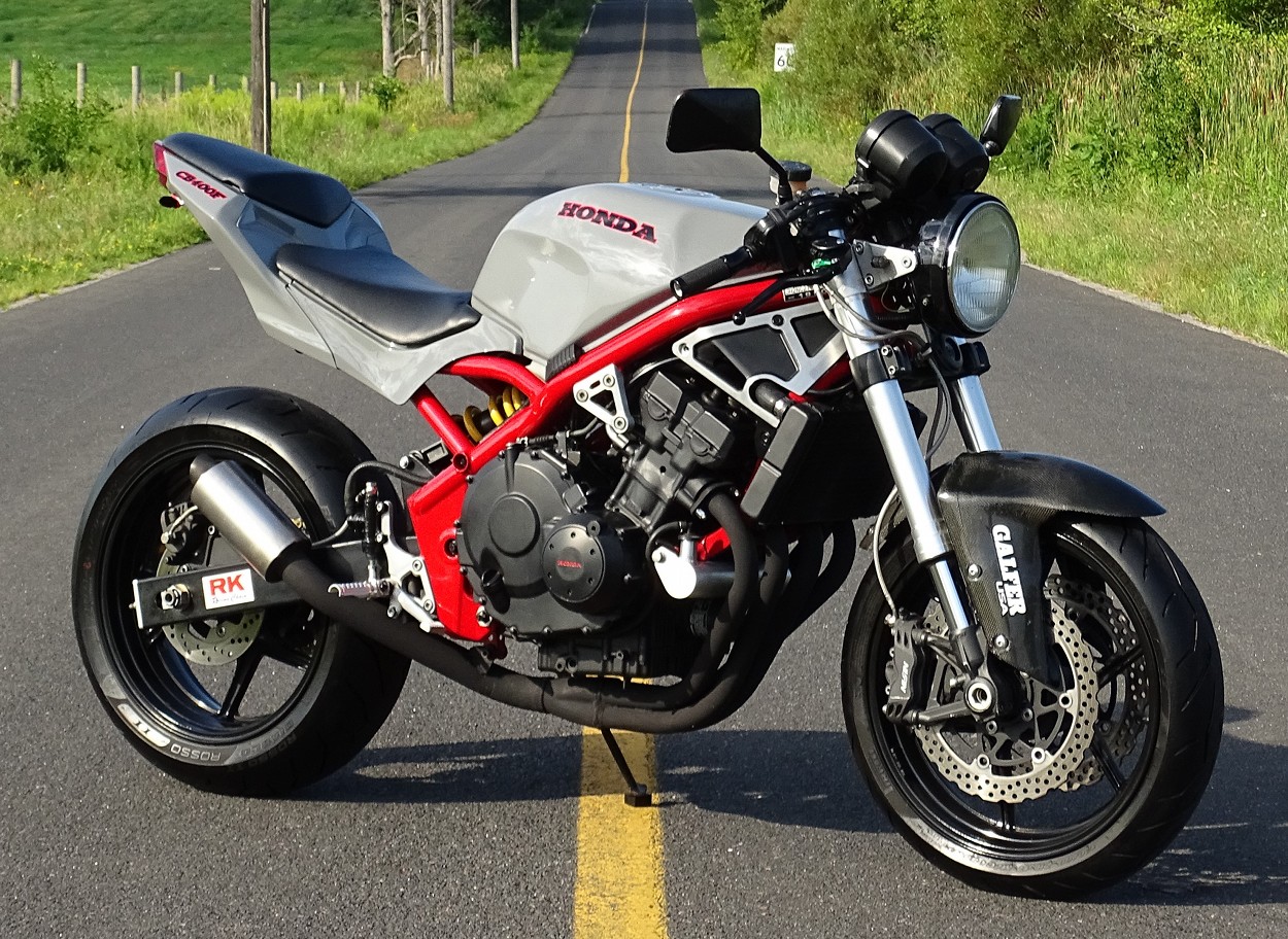Modern 400F Honda CB1 Restomod by ProtoWorks