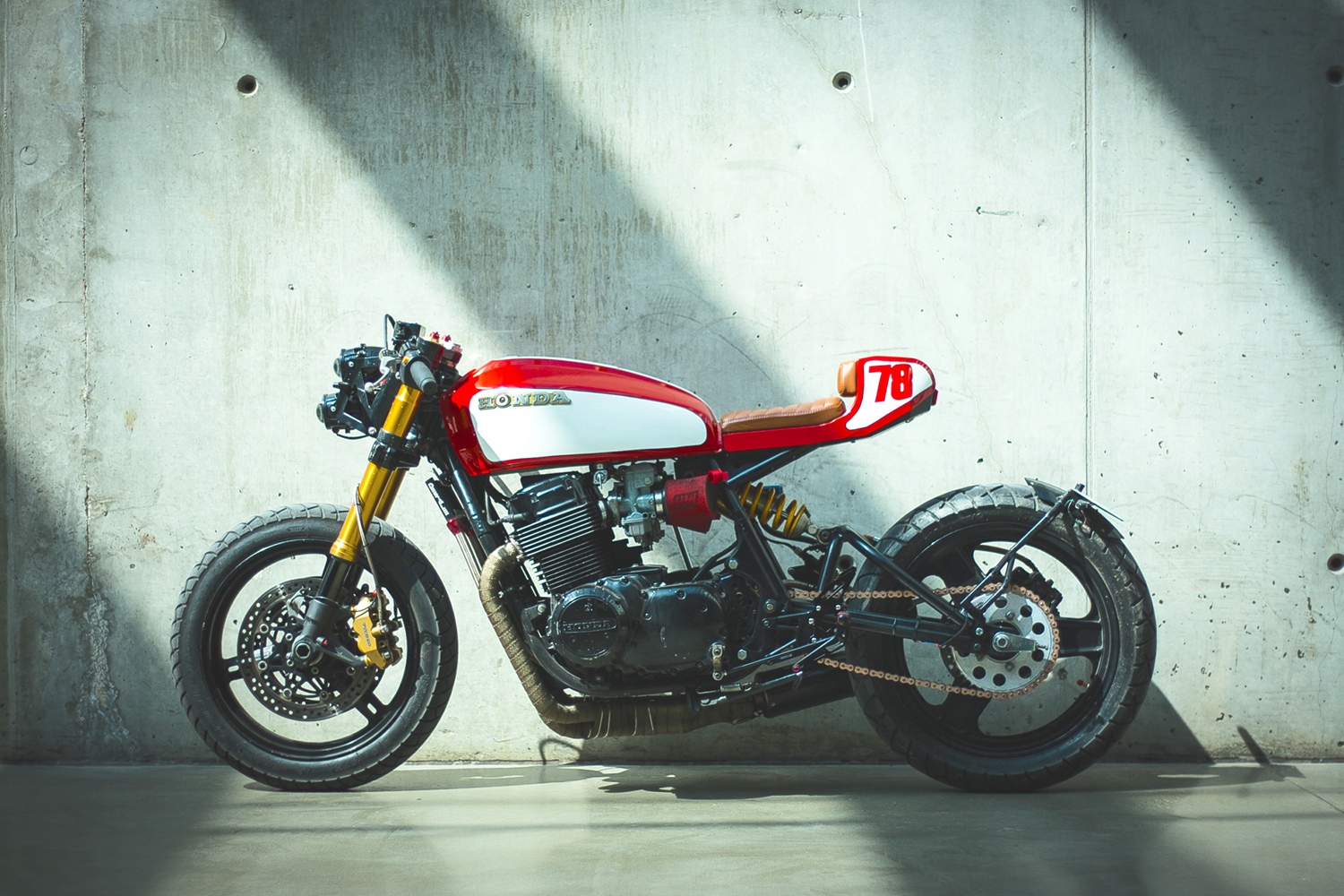 llevar a cabo Escrupuloso germen Monoshock CB750 Cafe Racer by Andrew Wales – BikeBound