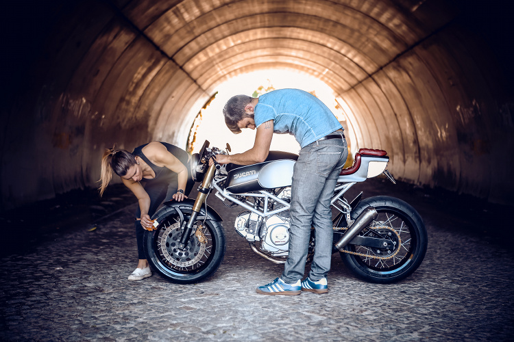 Ducati-Monster-600-Cafe-Racer-9