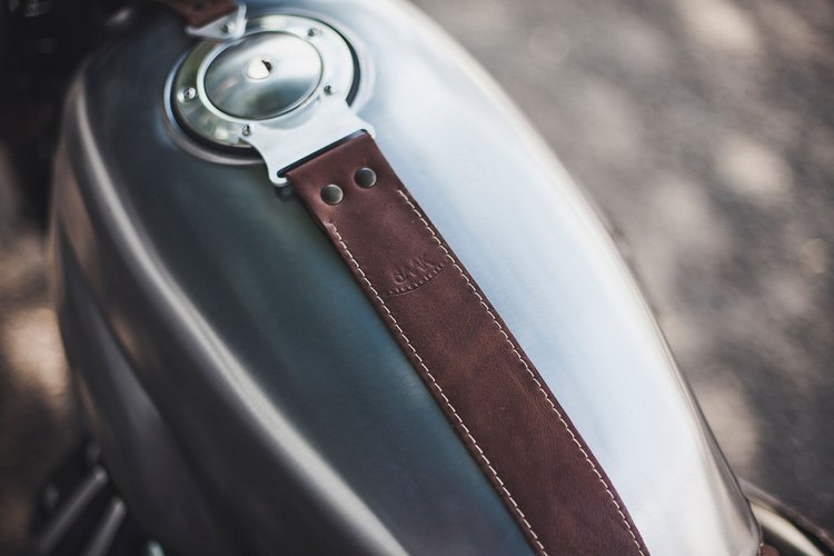 Moto-Guzzi-V7-Scrambler-1