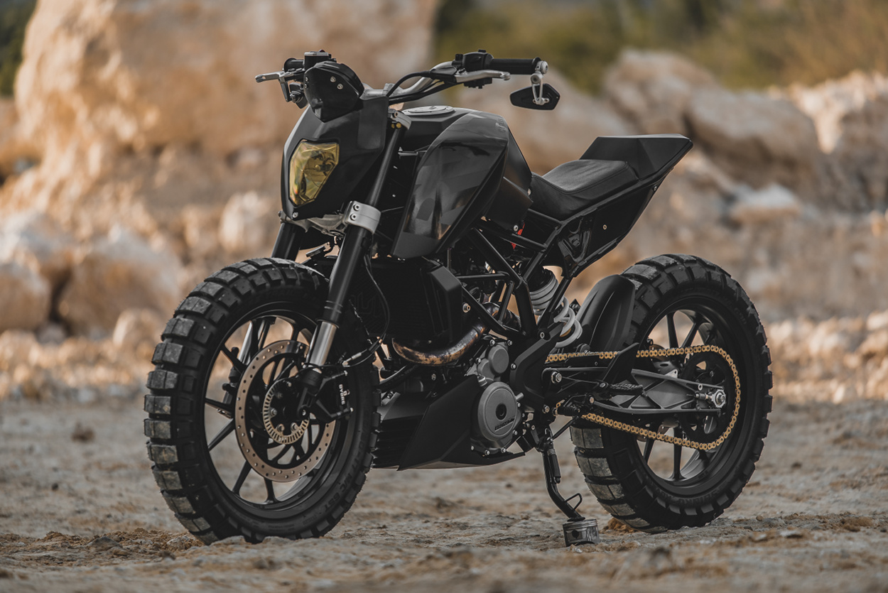 collar Adiós Terminal KTM Duke 390 Tracker by Revolt Cycles – BikeBound