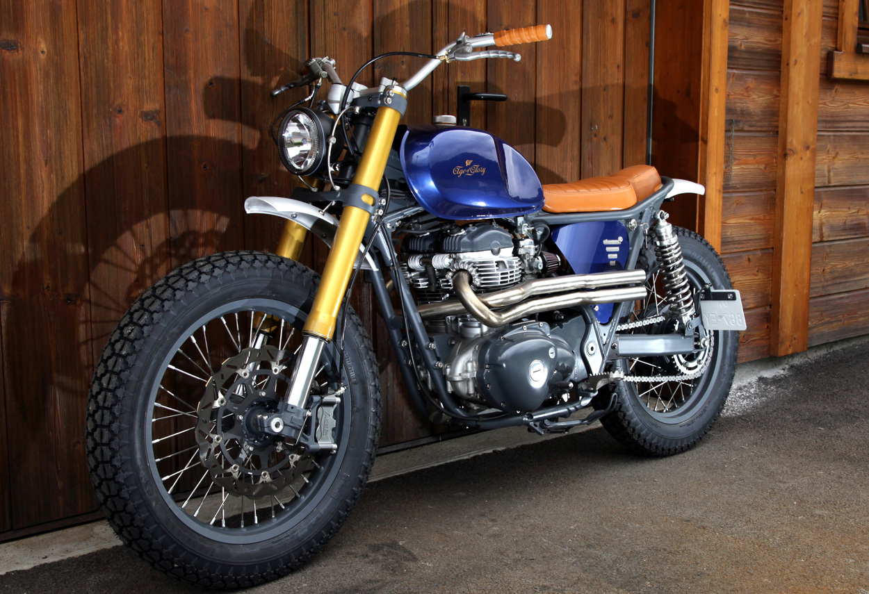 Kawasaki W650 Street Tracker