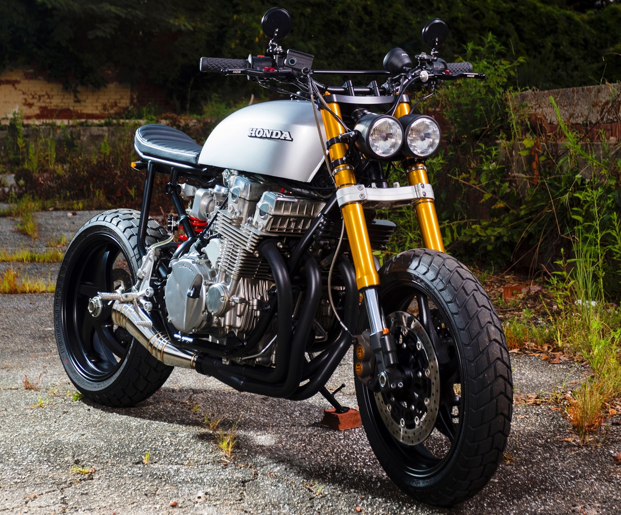 Honda CB750 Nighthawk by Vandals Moto - BikeBound