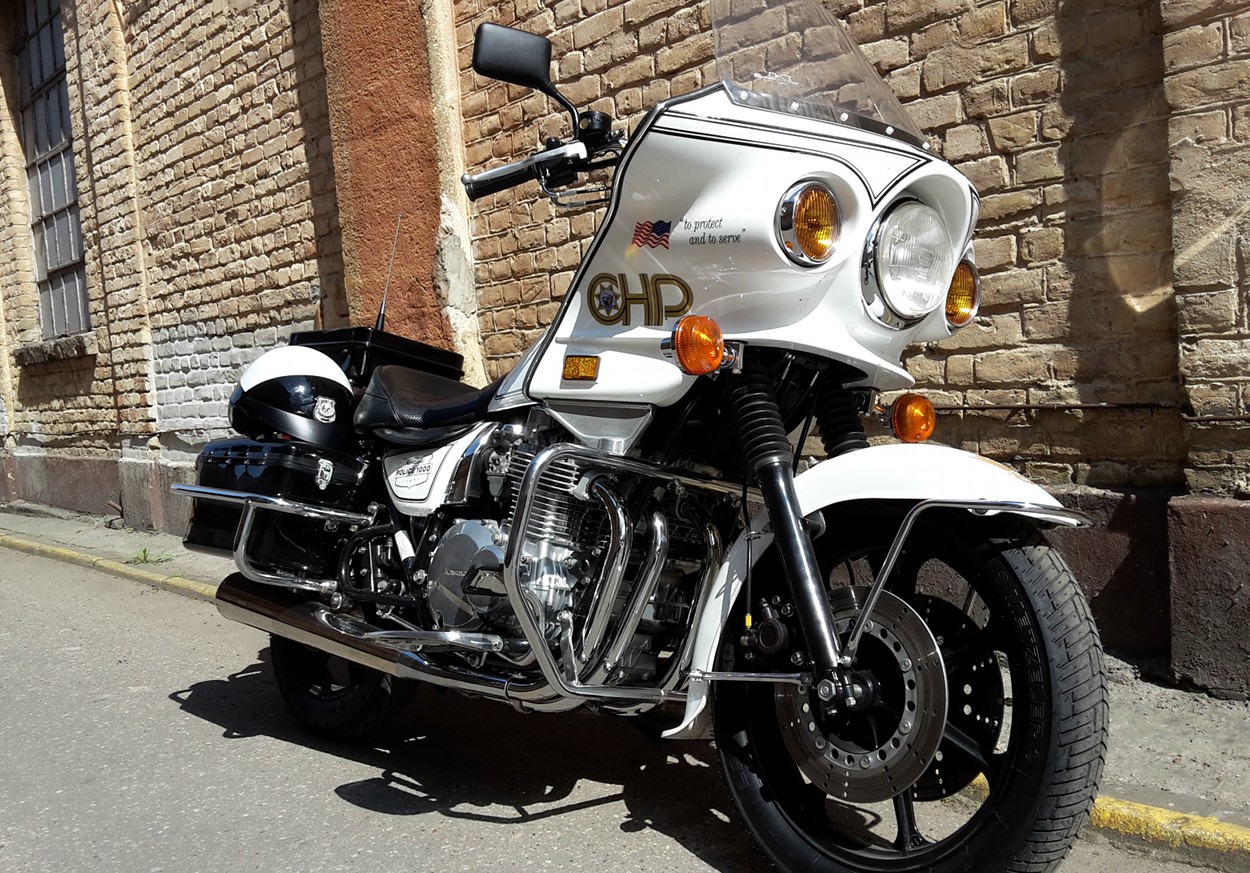 Air-Cooled Interceptor: Kawasaki KZ1000P Police Special – BikeBound