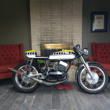 Yamaha R5 Cafe Racer