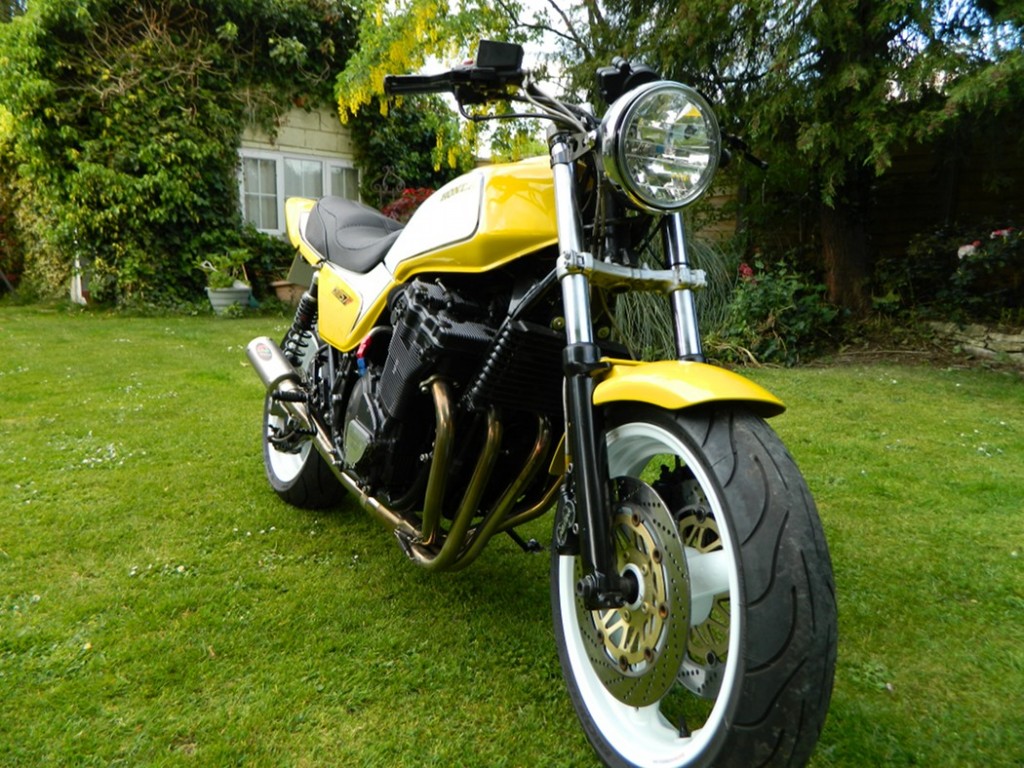 Honda CB900F Muscle Bike