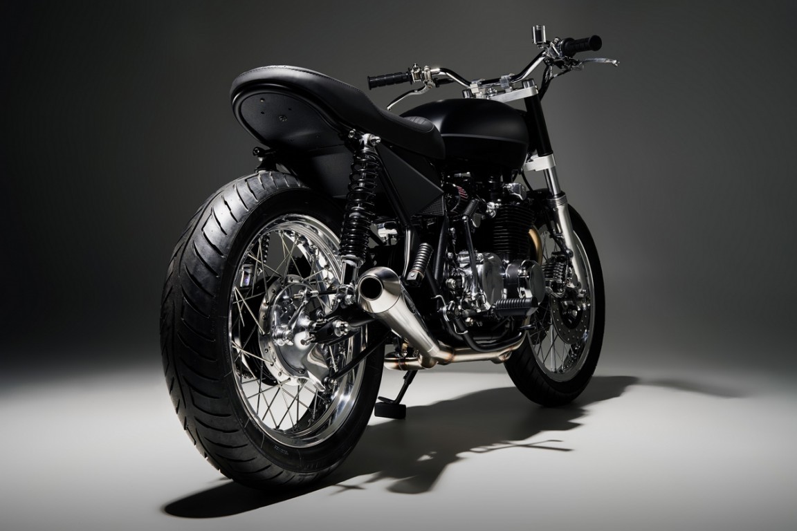 Hello Darkness: Honda CB550 by MONNOM Customs – BikeBound