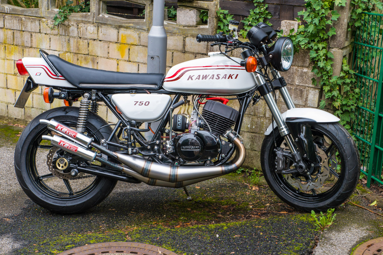 Triple Threat: Kawasaki 750 Triple Restomod –