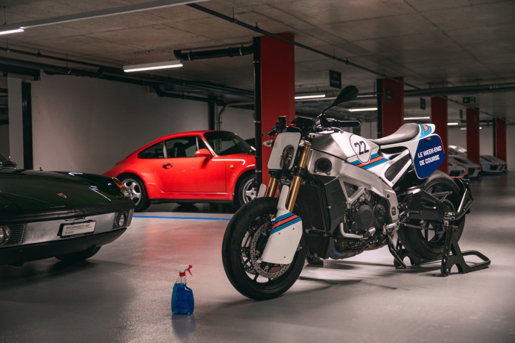 Aprilia V4 Tuono Cafe Racer