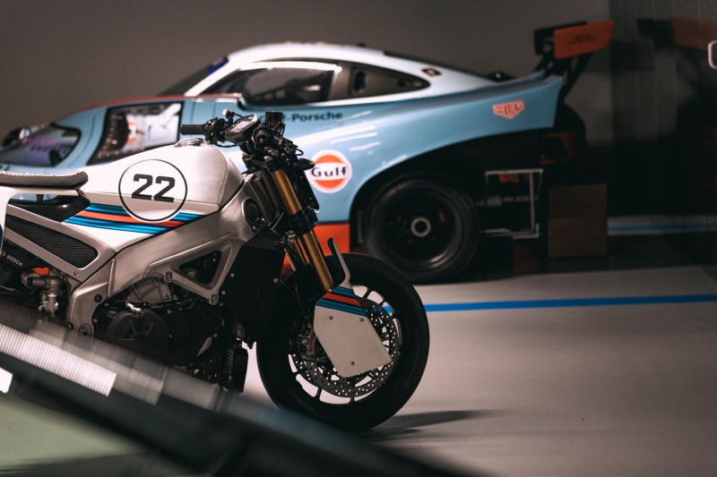 Aprilia Tuono V4 Custom