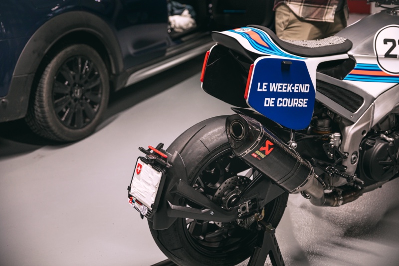 Aprilia Tuono V4 Custom