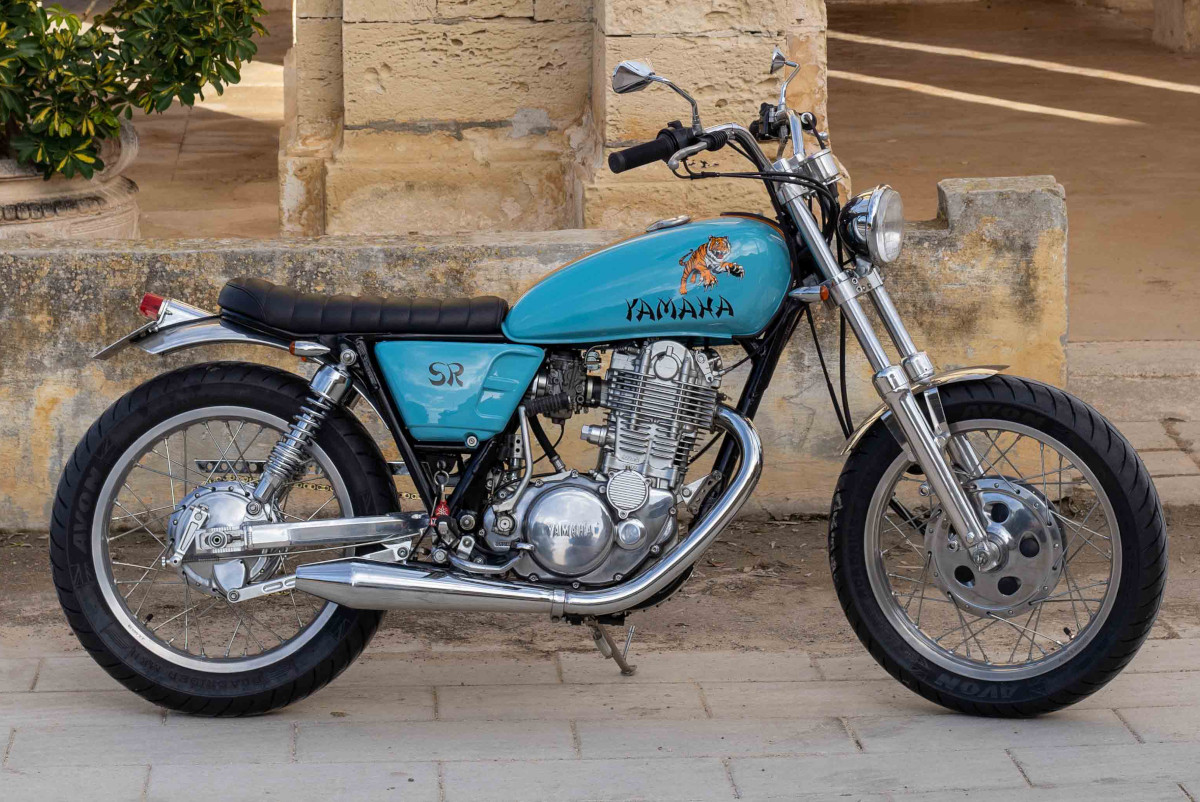 The Thumper: Sandi Piper's Yamaha SR400 – BikeBound