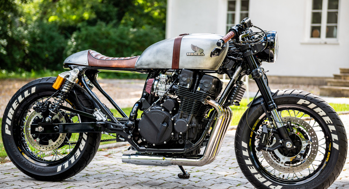 Honda CB750 RC42 Cafe Racer