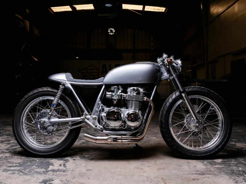 “Silbergrau” CB: 1972 Honda CB500 Café Racer – BikeBound