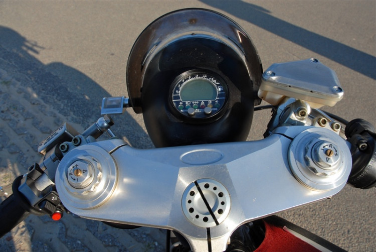 The GUZZ: Moto Guzzi Daytona Café Racer – BikeBound