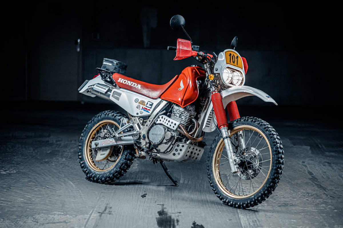 poco circulación explotar Baja Dominator: Honda NX650 “Domi Baja” – BikeBound