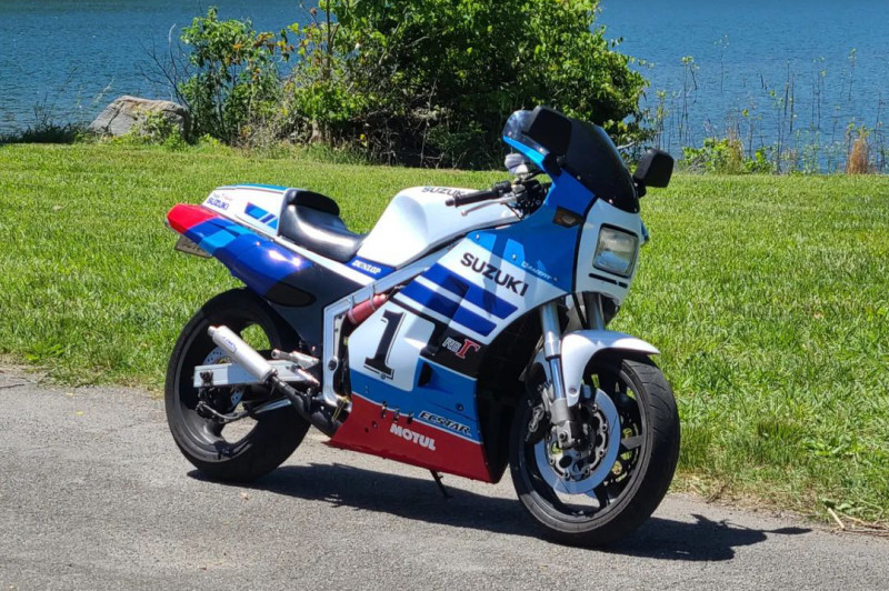 Ripsnorting Restomod: Suzuki RG500 Gamma – BikeBound
