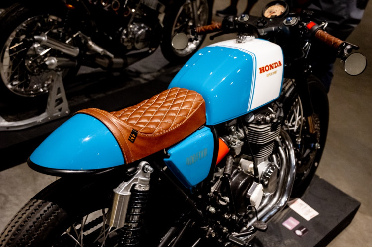 Cbf400 The Graduate: Honda CB400F Café Racer – BikeBound