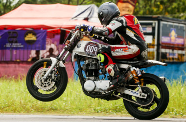Yamaha SR400 Race Bike