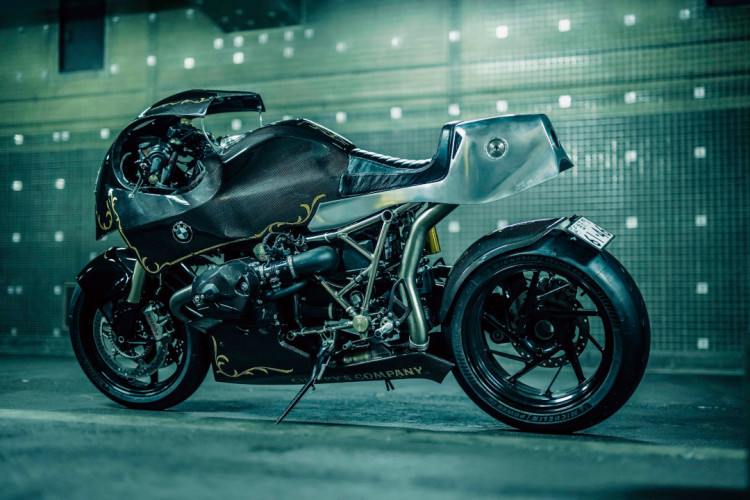 Carbon & Alloy: BMW HP2 Sport Custom – BikeBound