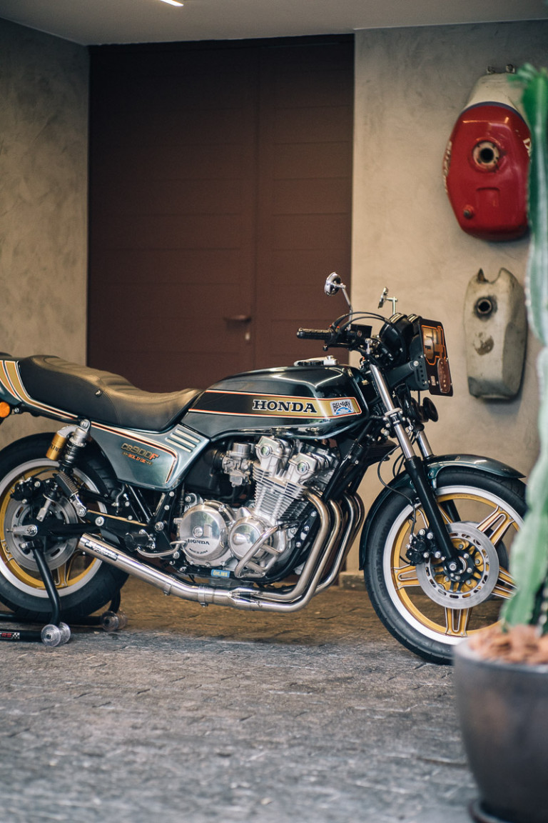 Racing Gold: Honda CB900F Bol d’Or Superbike – BikeBound