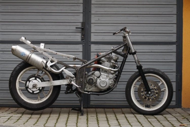 Slovakian Supermono: Jawa “JSA 650RR” – BikeBound