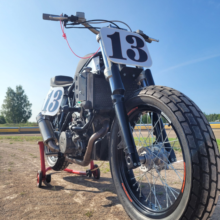 Swedish Super Duke: KTM 990 Tracker – BikeBound