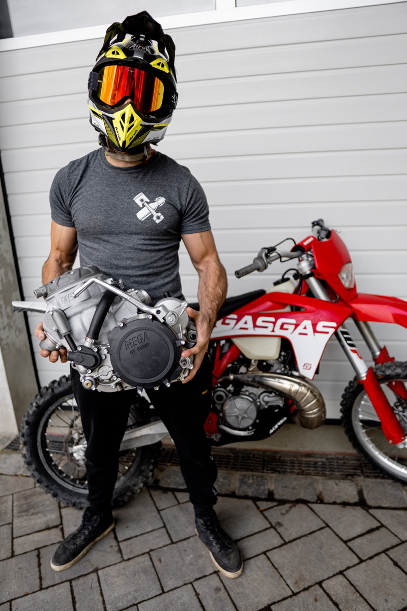 MEGasGas 700, supermoto de 2 T – Directomotor