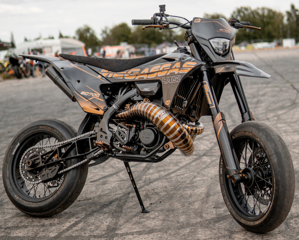 MEGASGAS: 700cc Two-Stroke Supermoto! – BikeBound