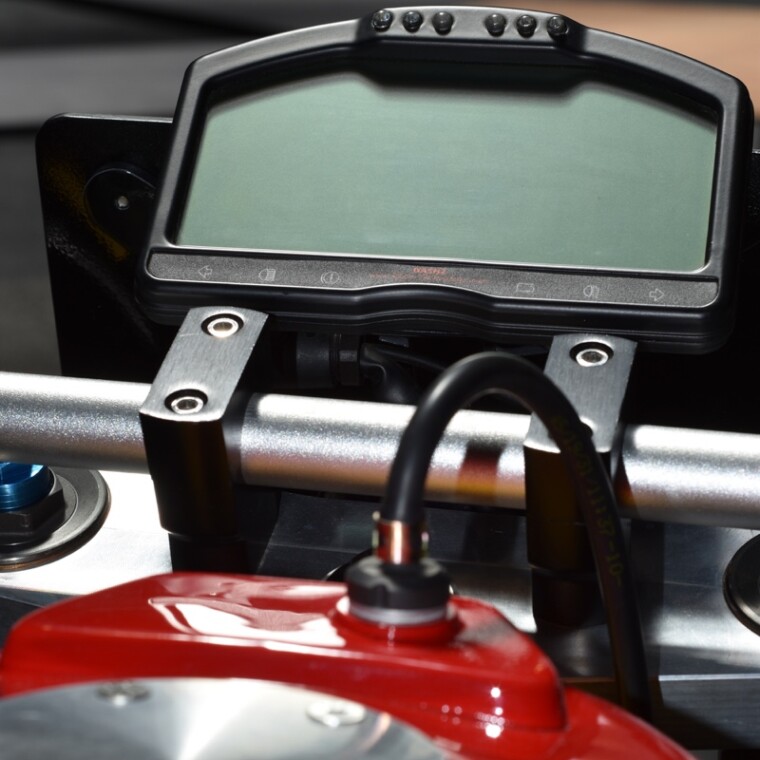 Naked Gamma: Custom Suzuki RG500 – BikeBound