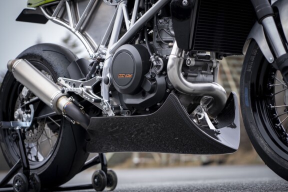 “The Ideal Big Single” – KTM 690 Duke – BikeBound
