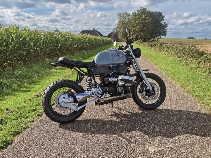 Brave New Beemer: BMW R1100RS – BikeBound