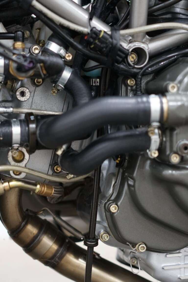 Double Aught Duc: ’00 Ducati 996 SPS – BikeBound