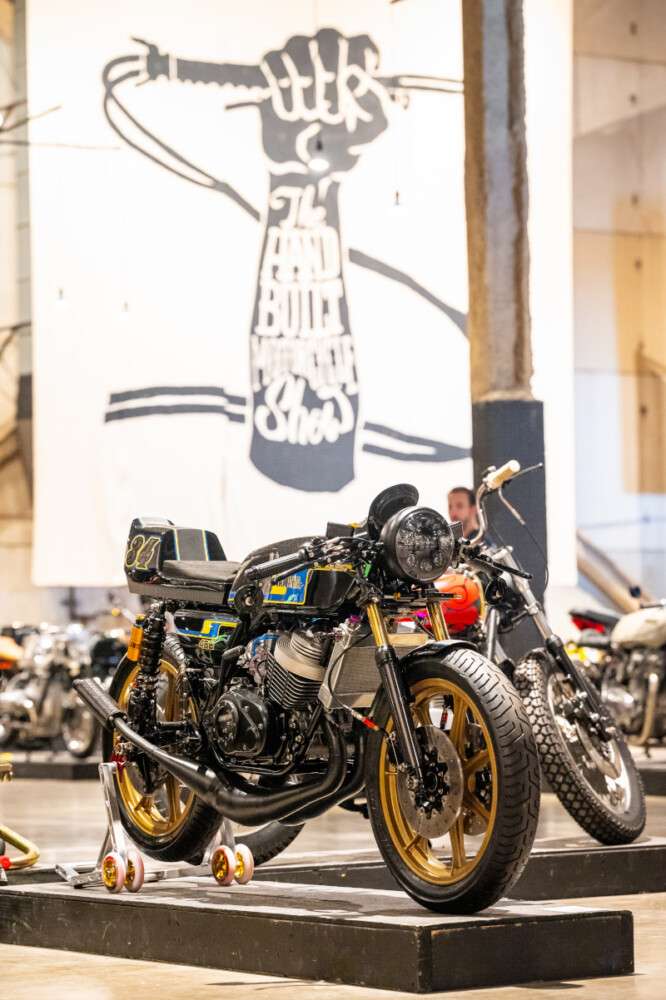 Cafe Racer Rd 400 A-SPEC: Liquid-cooled Yamaha RD400 Café Racer – BikeBound