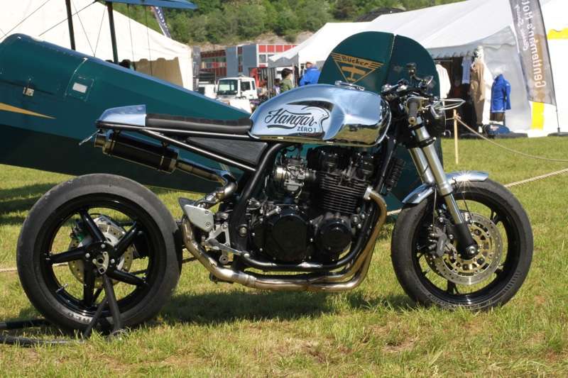 Kawasaki ZR7 Cafe Racer