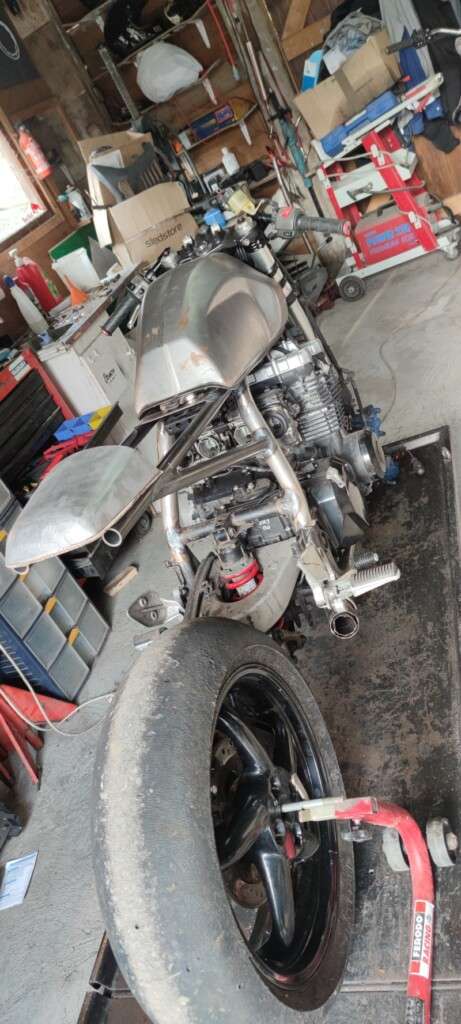 Kawasaki ZR7 Cafe Racer
