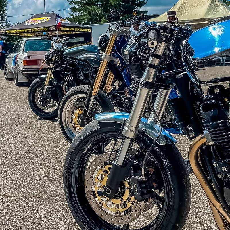 Kawasaki ZR7 Cafe Racer