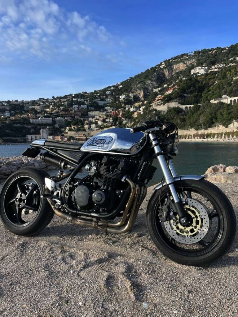 Kawasaki ZR7 Cafe Racer