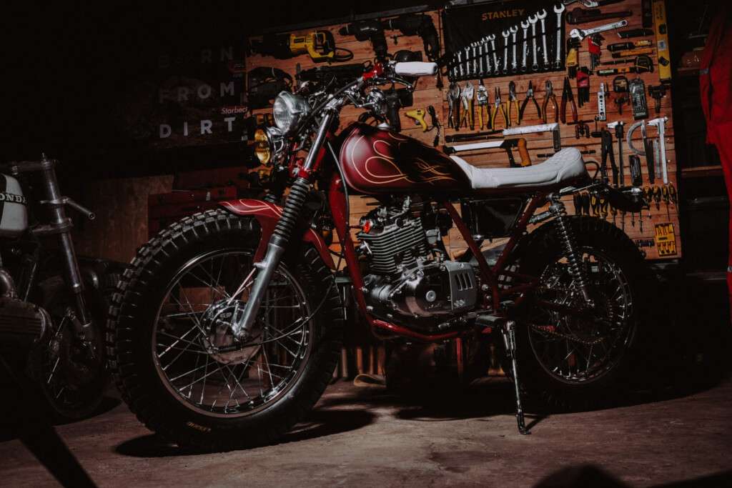 Suzuki GS150 Brat Tracker