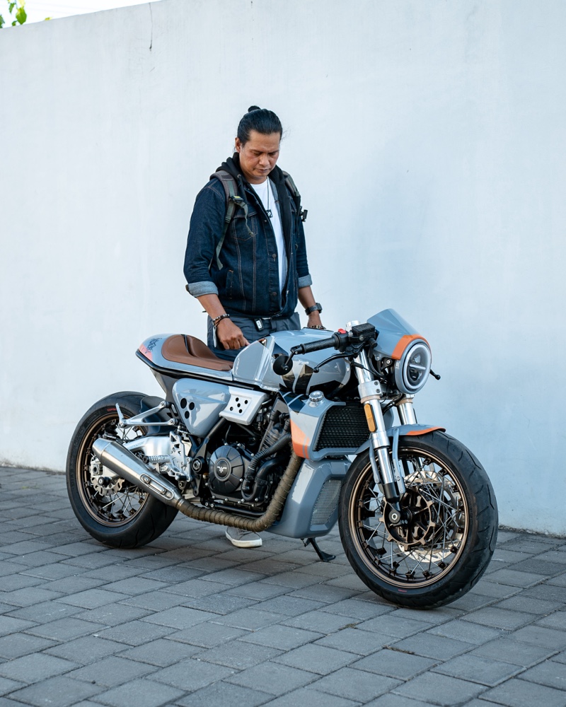 SM Sport SM3 Cafe Racer
