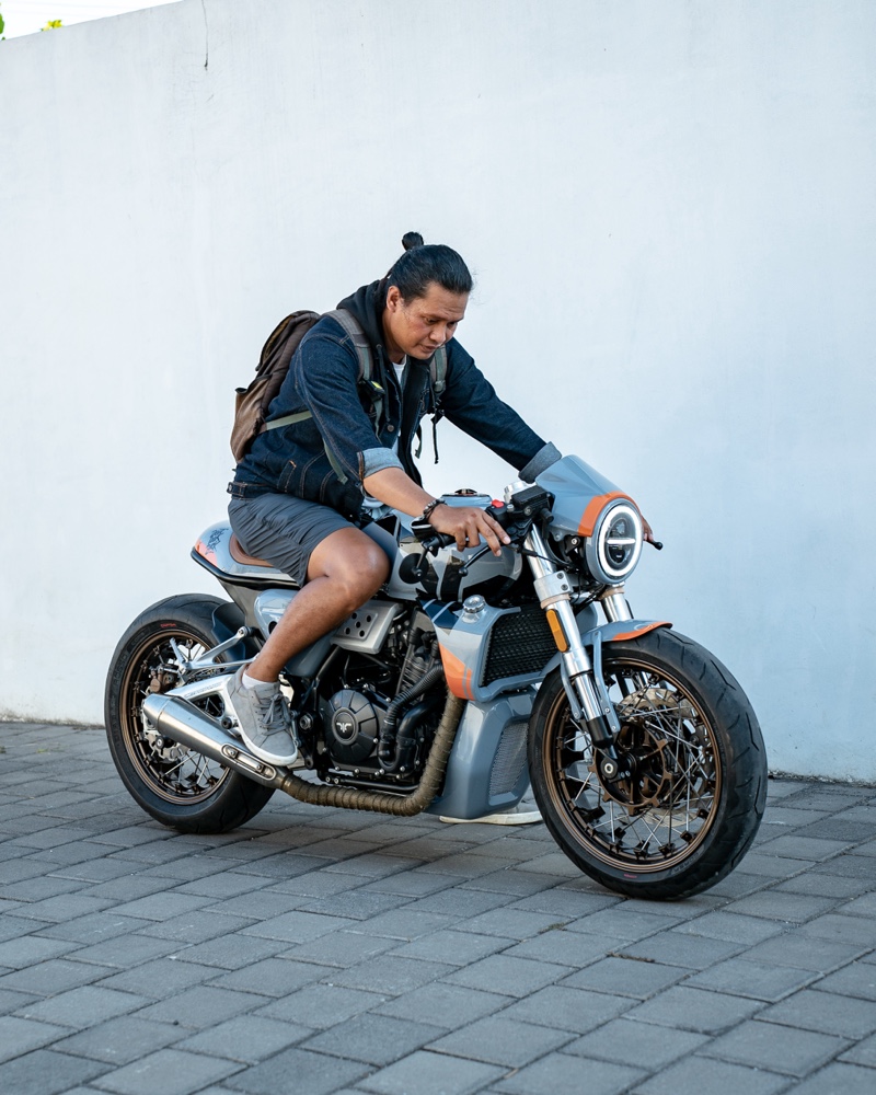 SM Sport SM3 Cafe Racer
