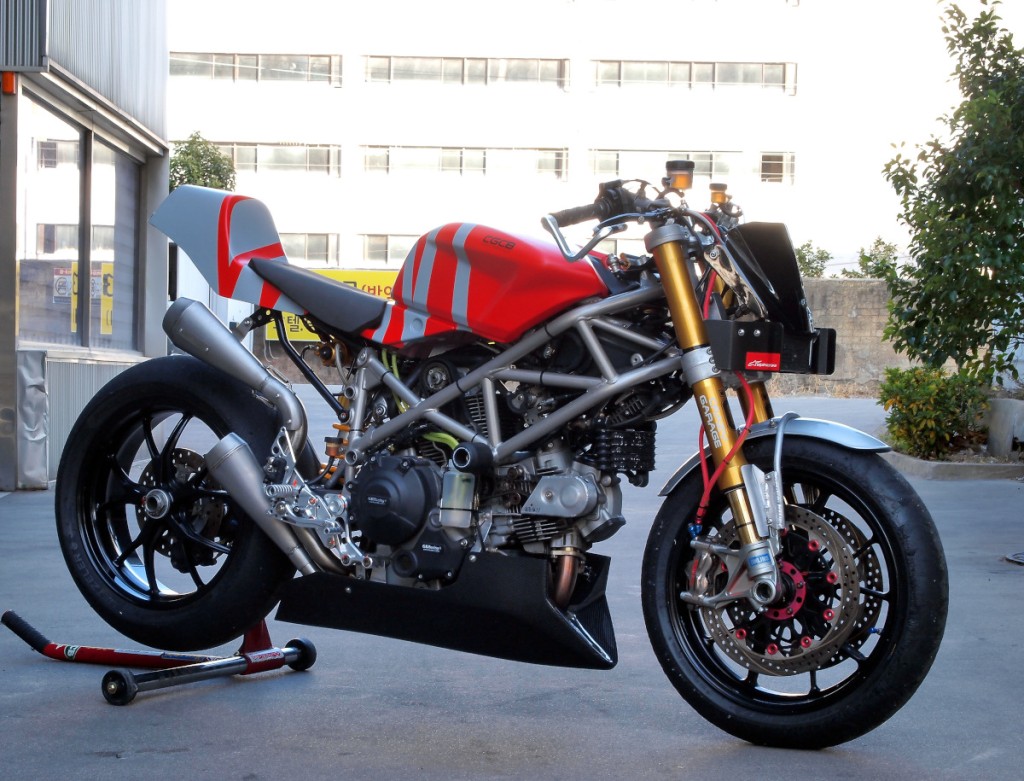 Ducati Hypermotard Custom Racer