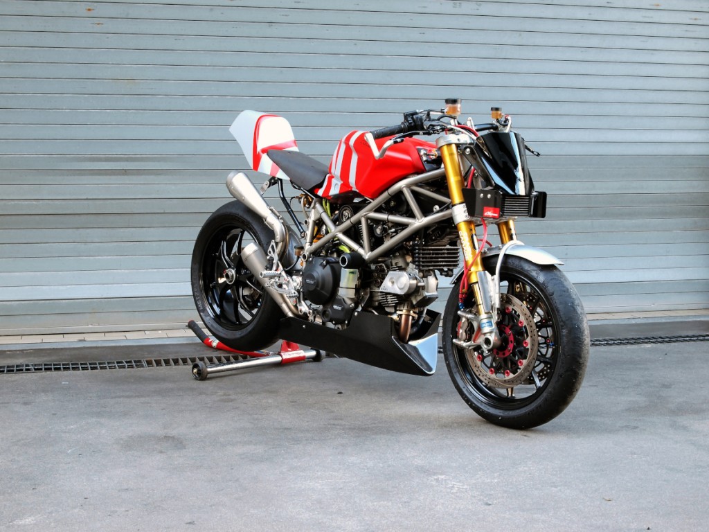 Ducati Hypermotard Custom Racer