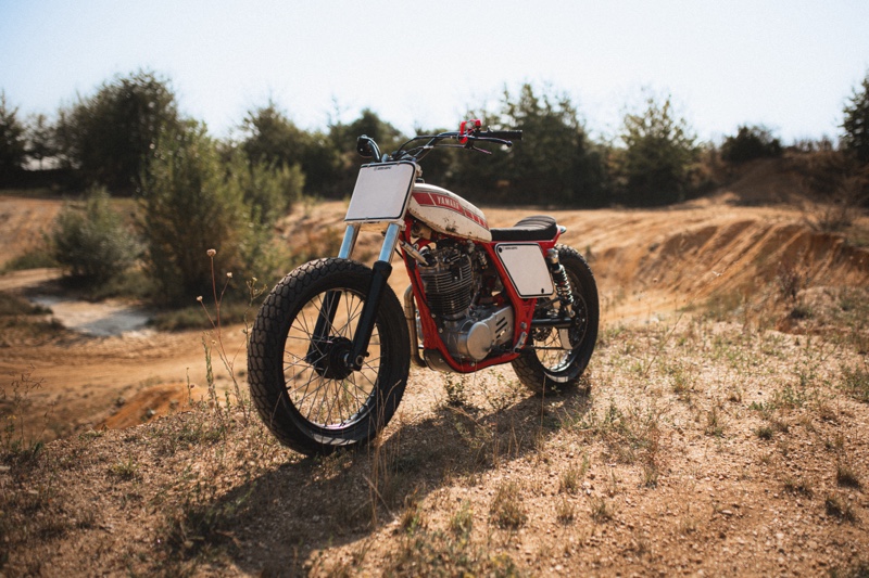 Yamaha SR500 플랫 트래커