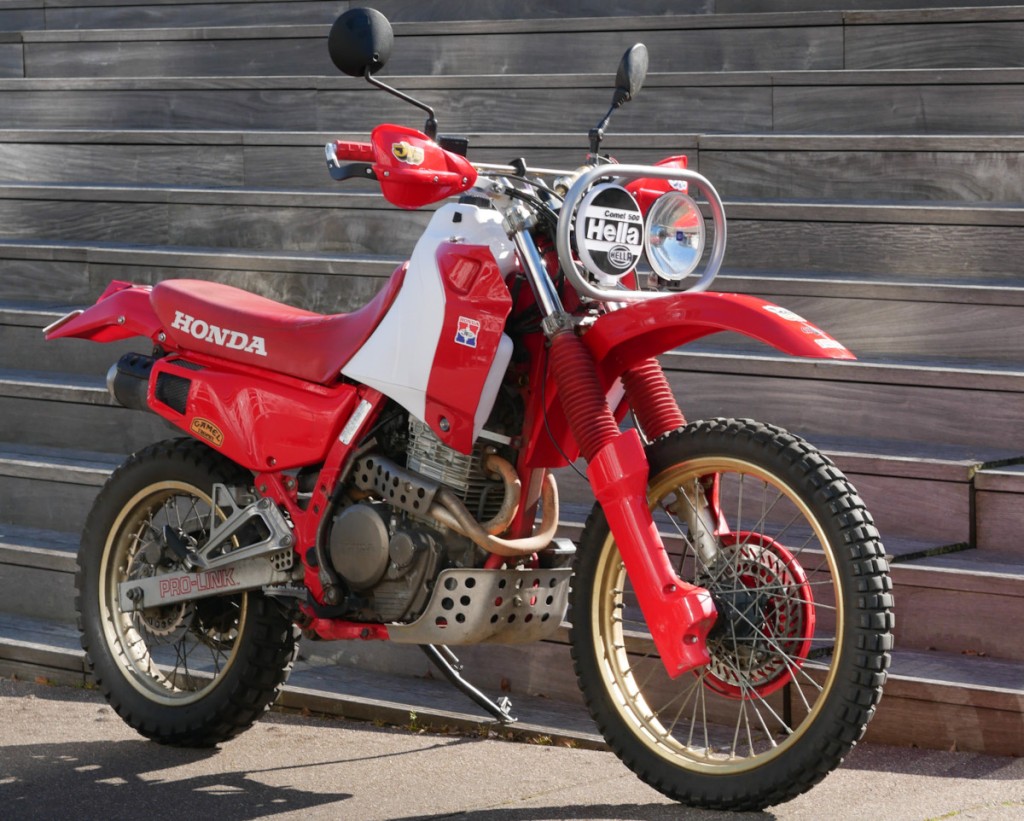 Honda NX650 Steel Dominator