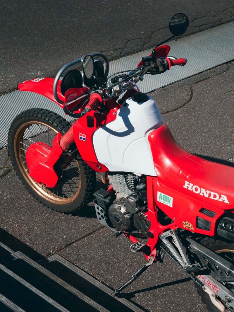 Honda NX650 Steel Dominator