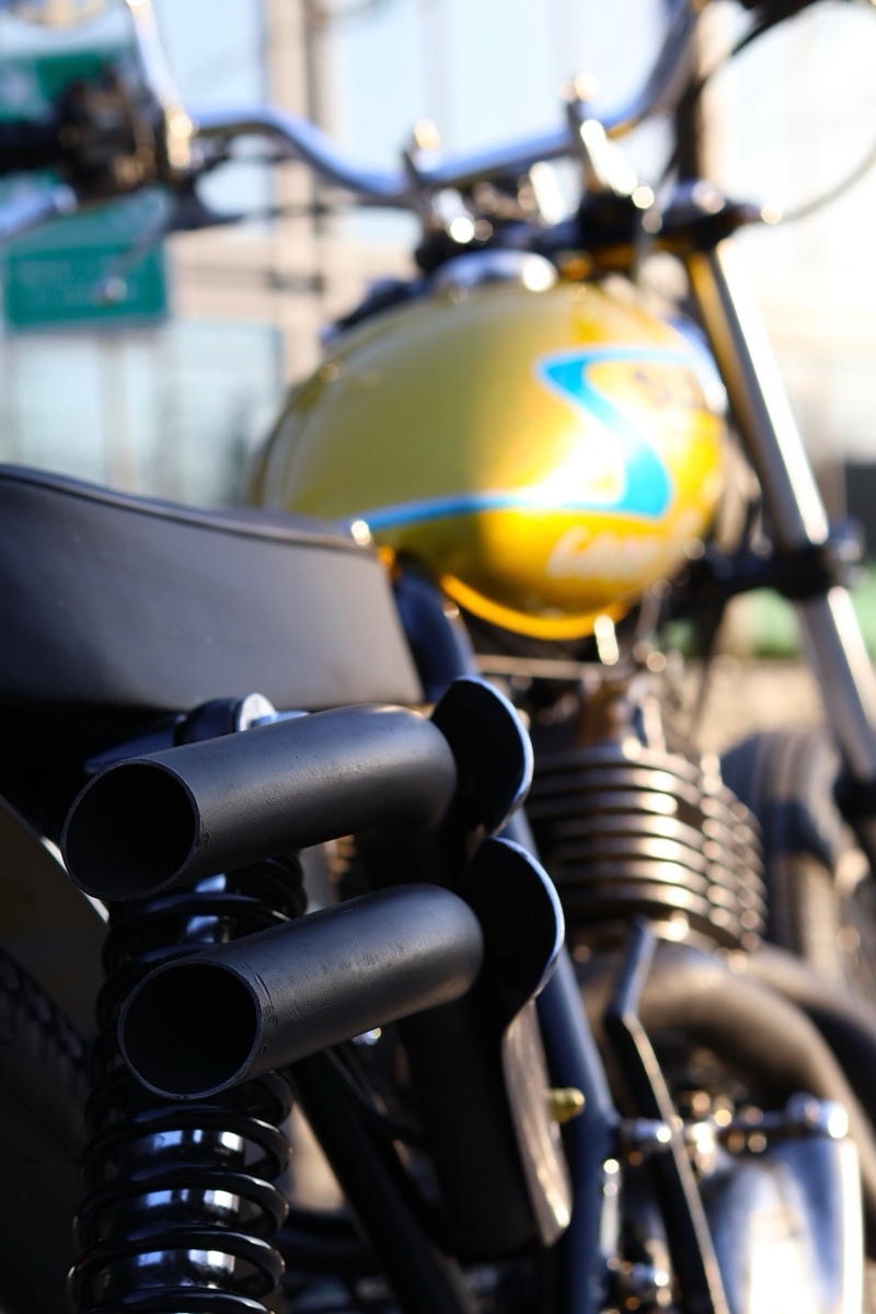 스즈키 GN400 Bobber