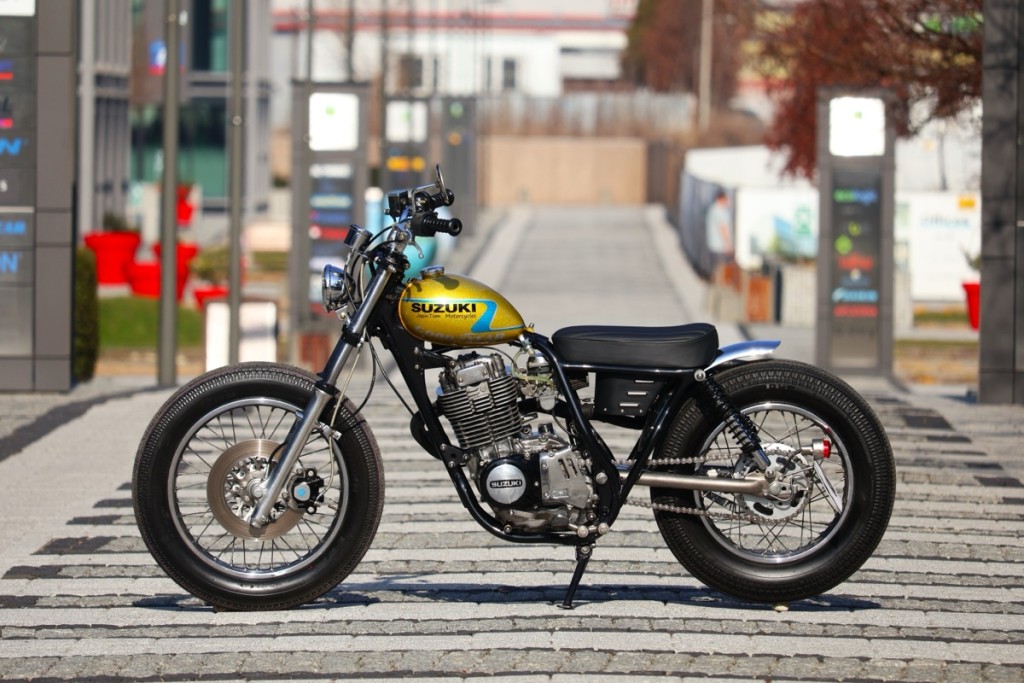 스즈키 GN400 Bobber