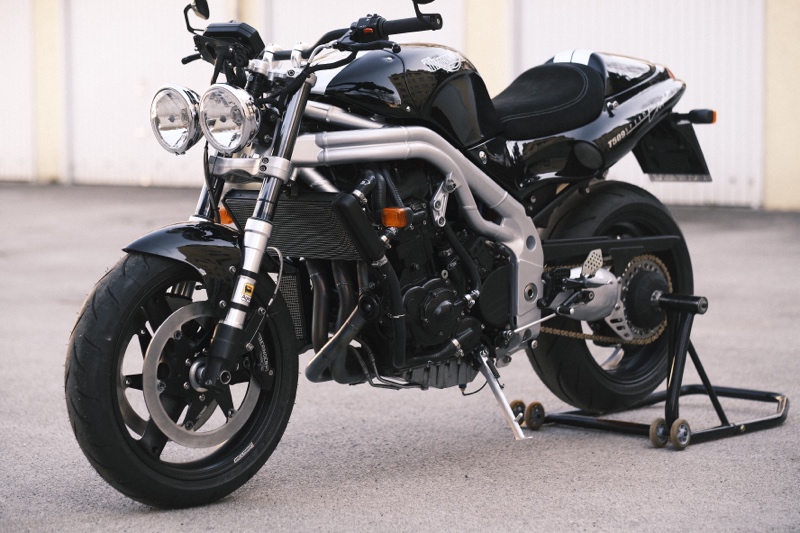 Triumph T509 Speed ​​Triple Restomod